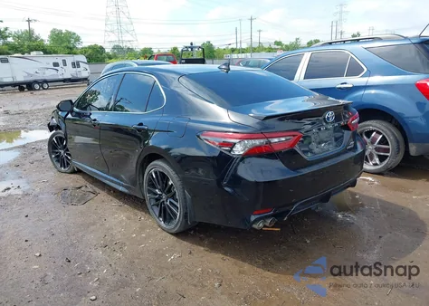 2022 Toyota Camry Xse Hybrid z USA, uszkodzony, nr VIN 4T1K31AK0NU595563